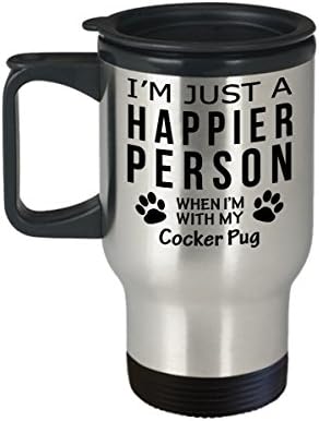 Кафеена Чаша За Любителите на кучета В Пътуване - Щастлив Човек С Мопс Кокер Подаръци За Спасението на Собствениците
